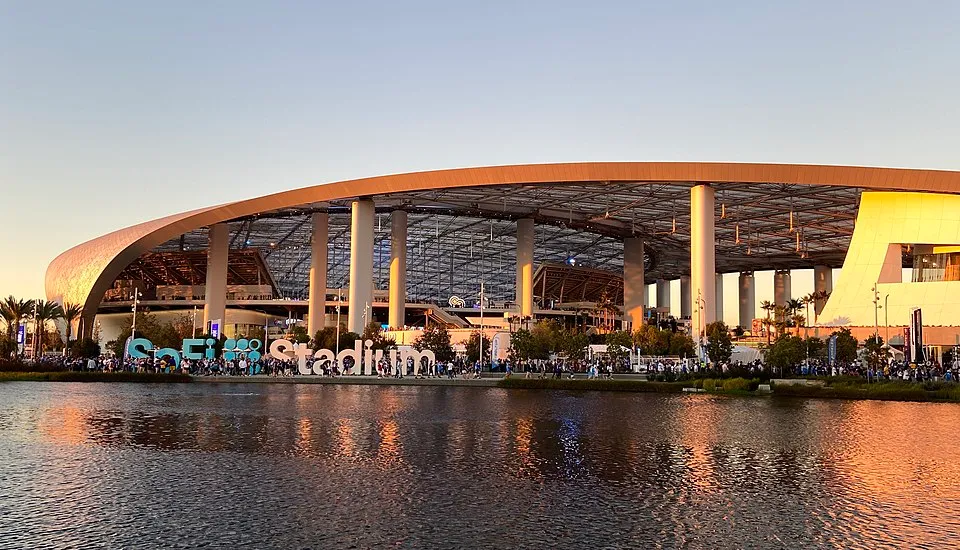 sofi stadium exterior